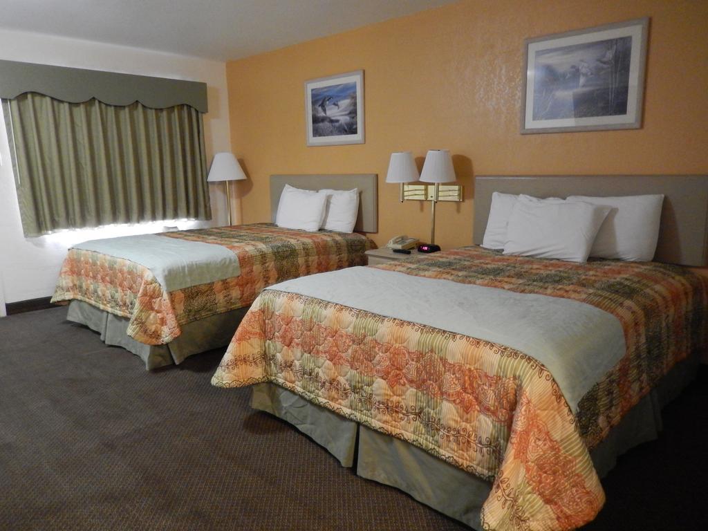 Executive Inn Pearsall Extérieur photo