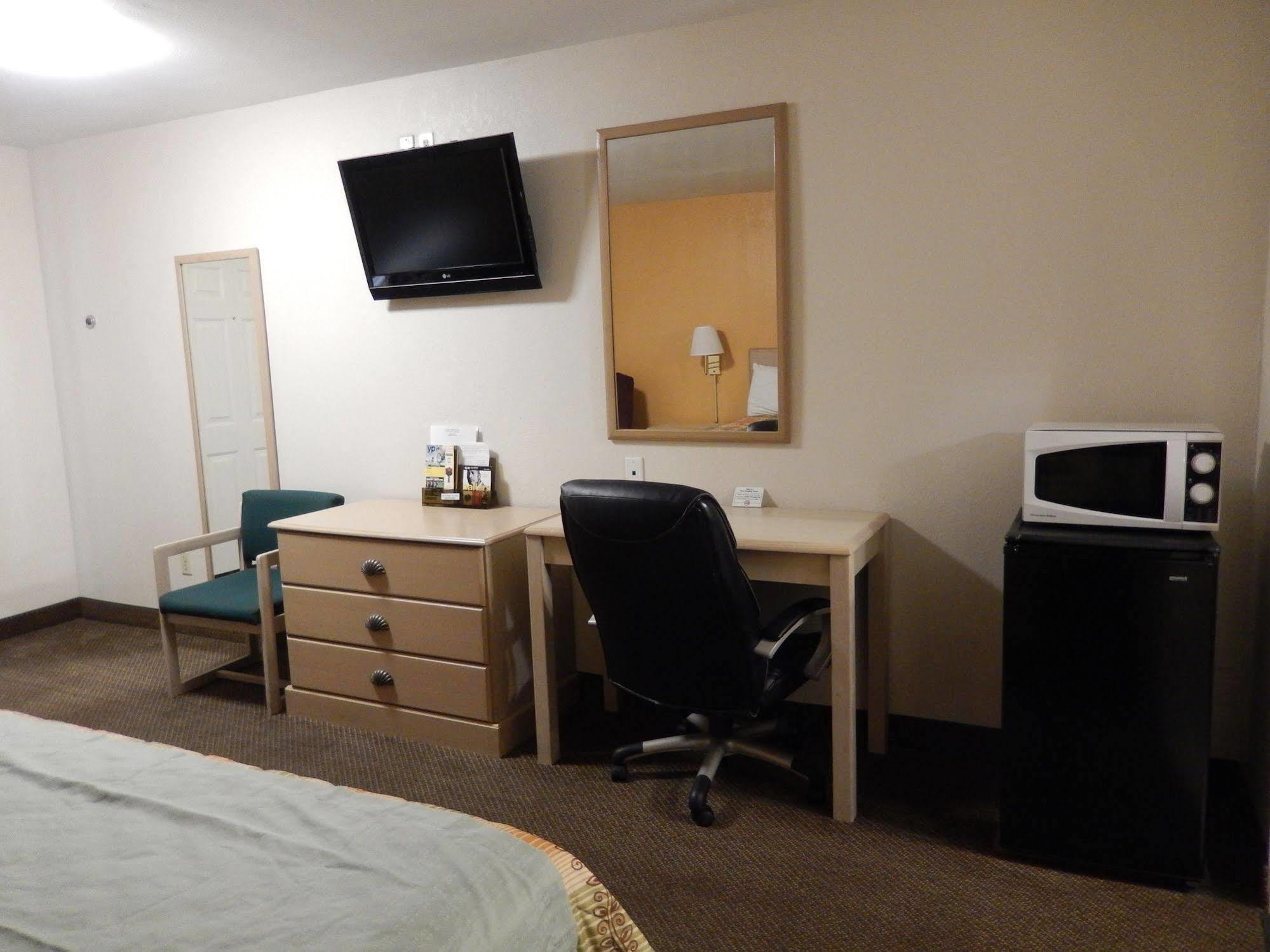 Executive Inn Pearsall Extérieur photo