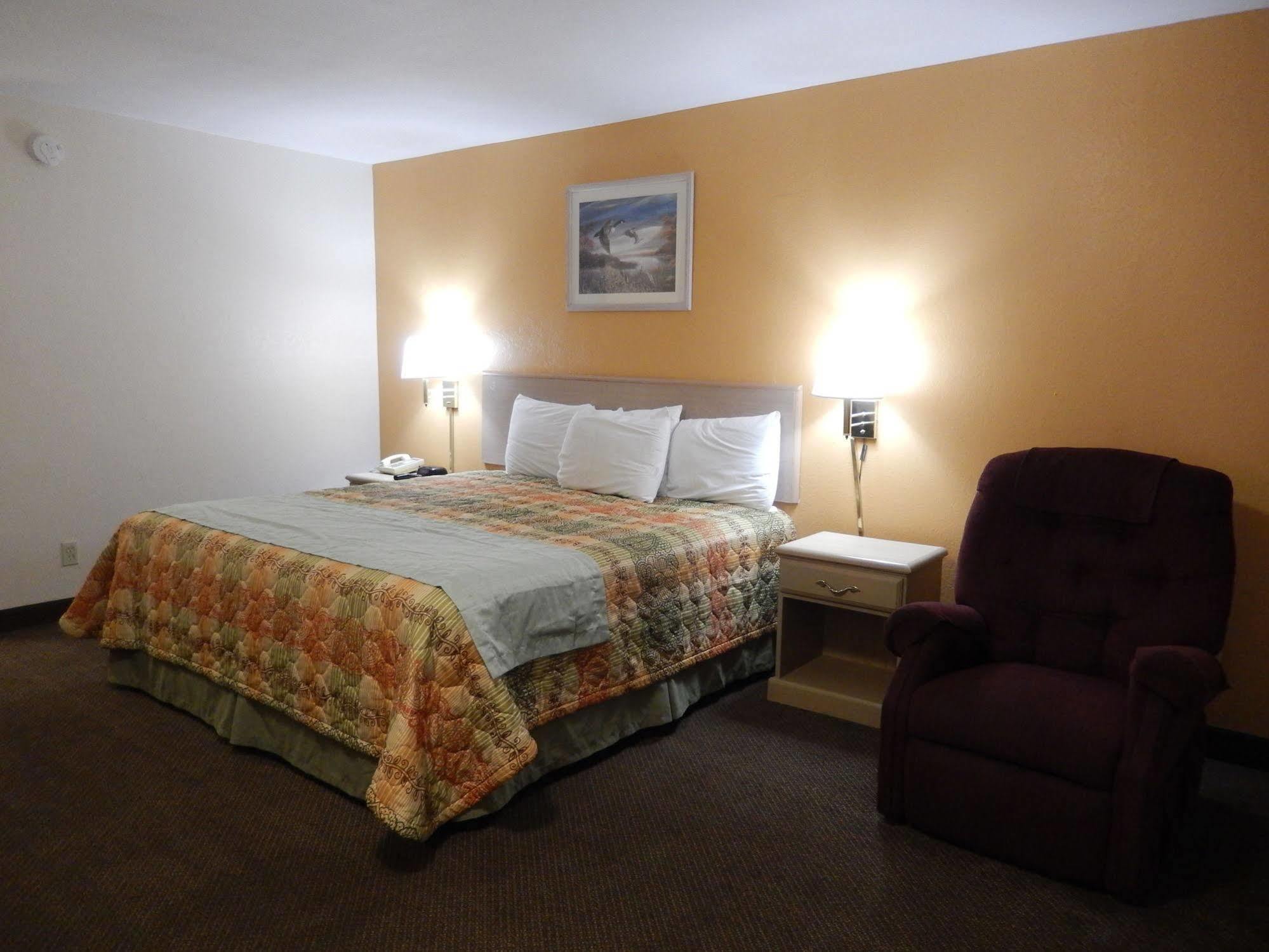 Executive Inn Pearsall Extérieur photo