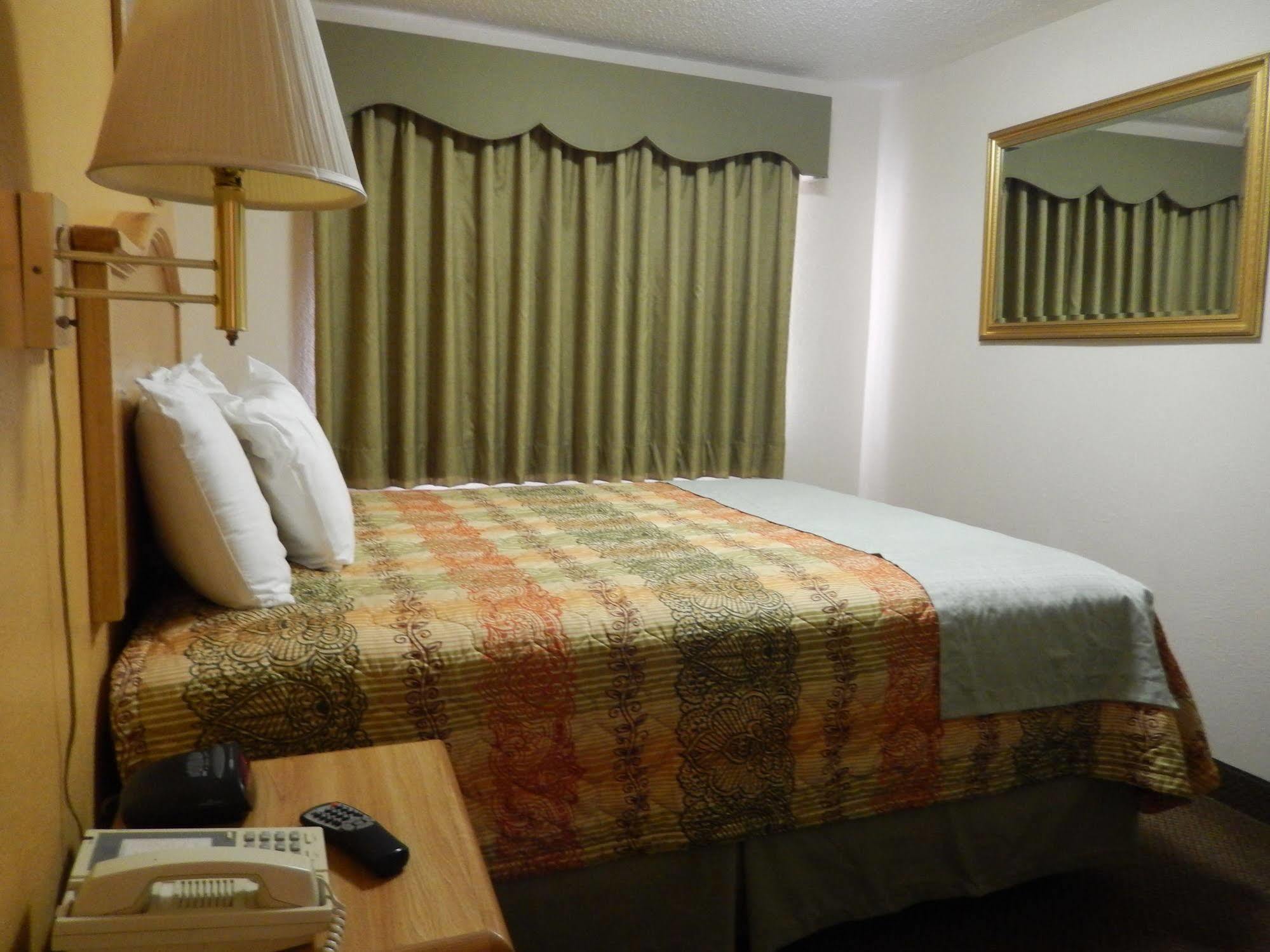 Executive Inn Pearsall Extérieur photo