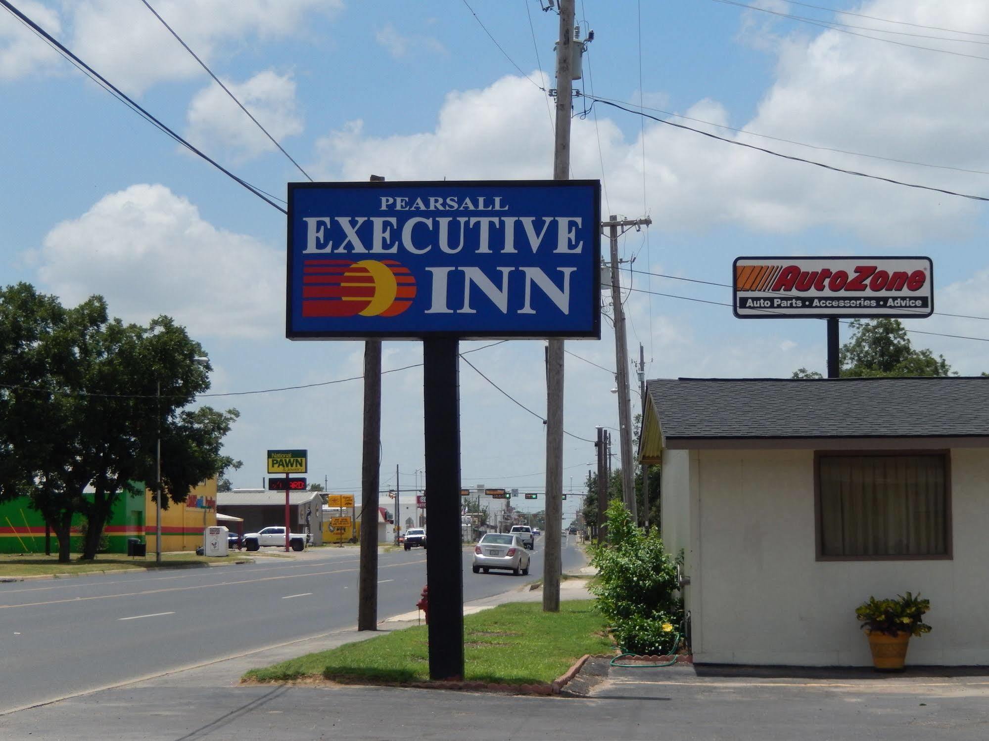 Executive Inn Pearsall Extérieur photo
