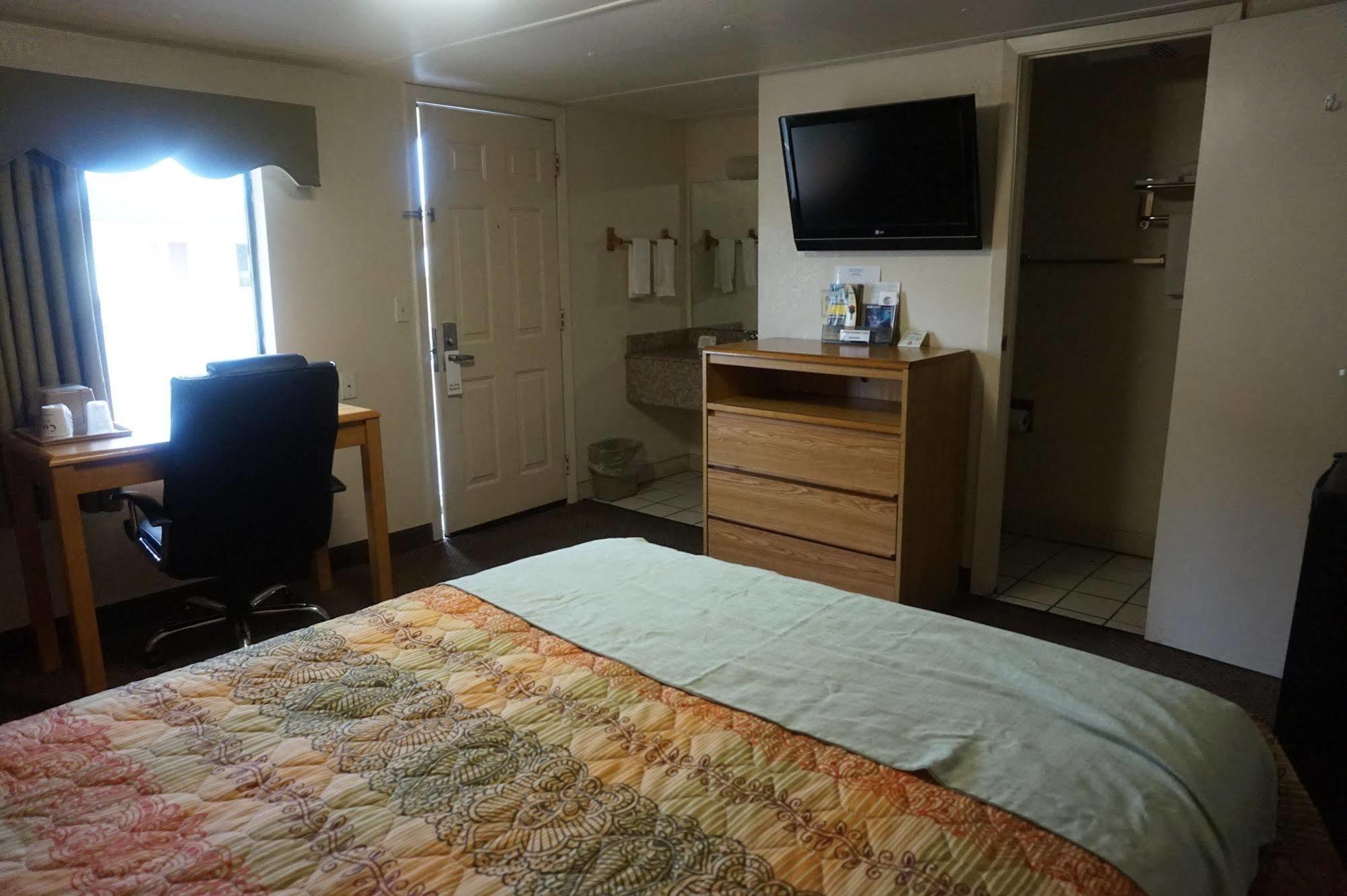 Executive Inn Pearsall Extérieur photo